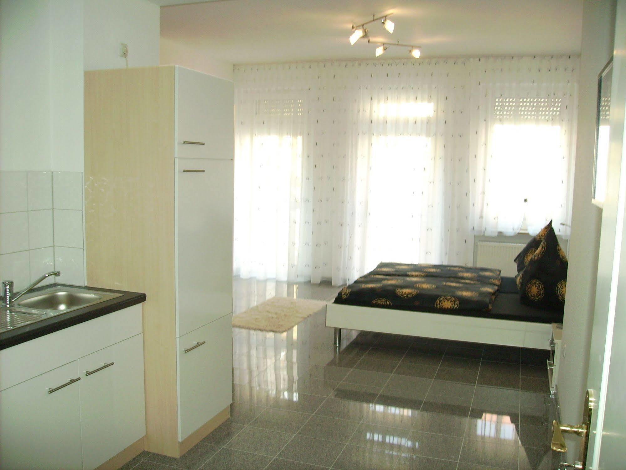 Boardinghouse - Stadtvilla Budget Швейнфурт Экстерьер фото