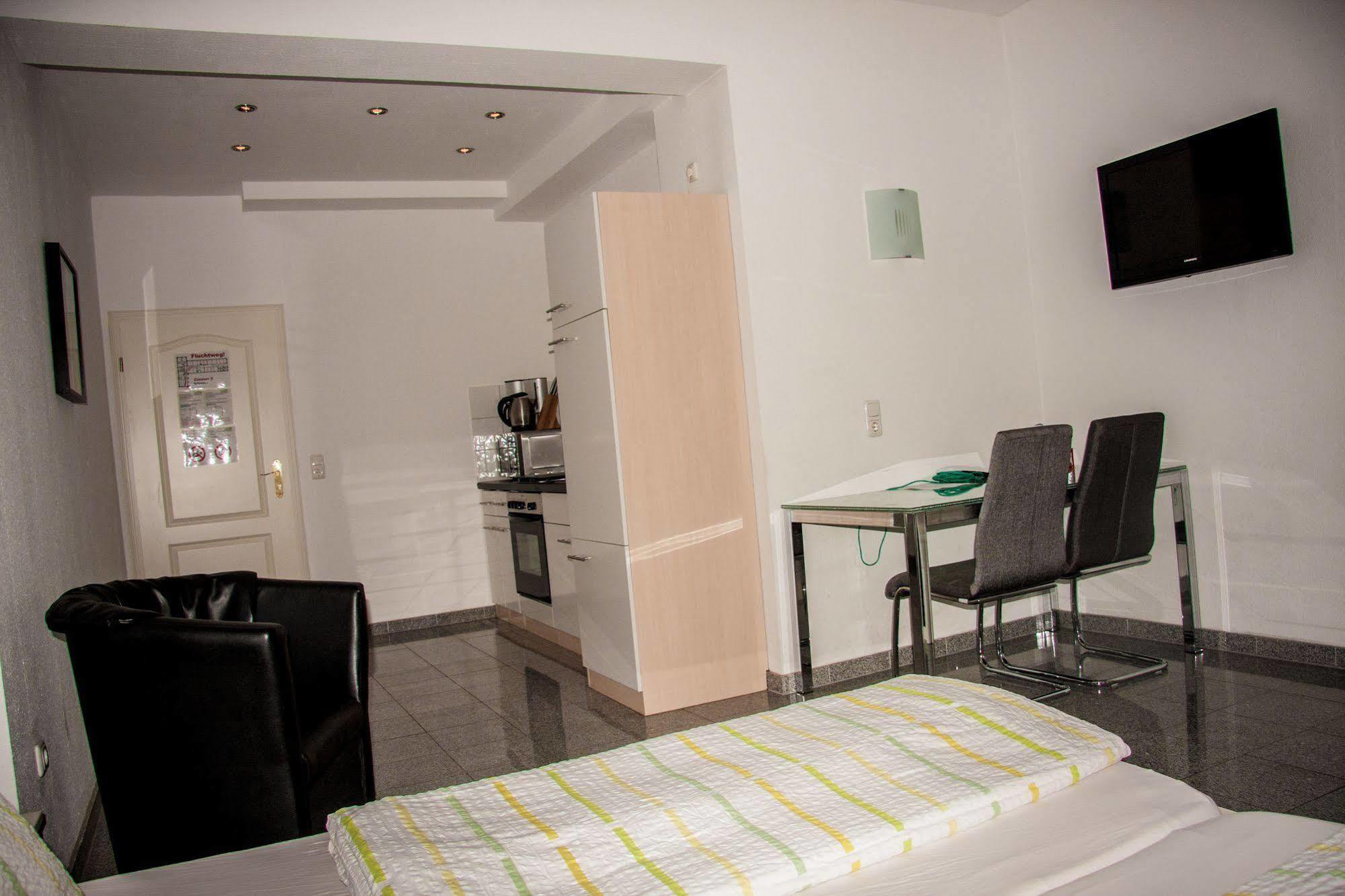 Boardinghouse - Stadtvilla Budget Швейнфурт Экстерьер фото